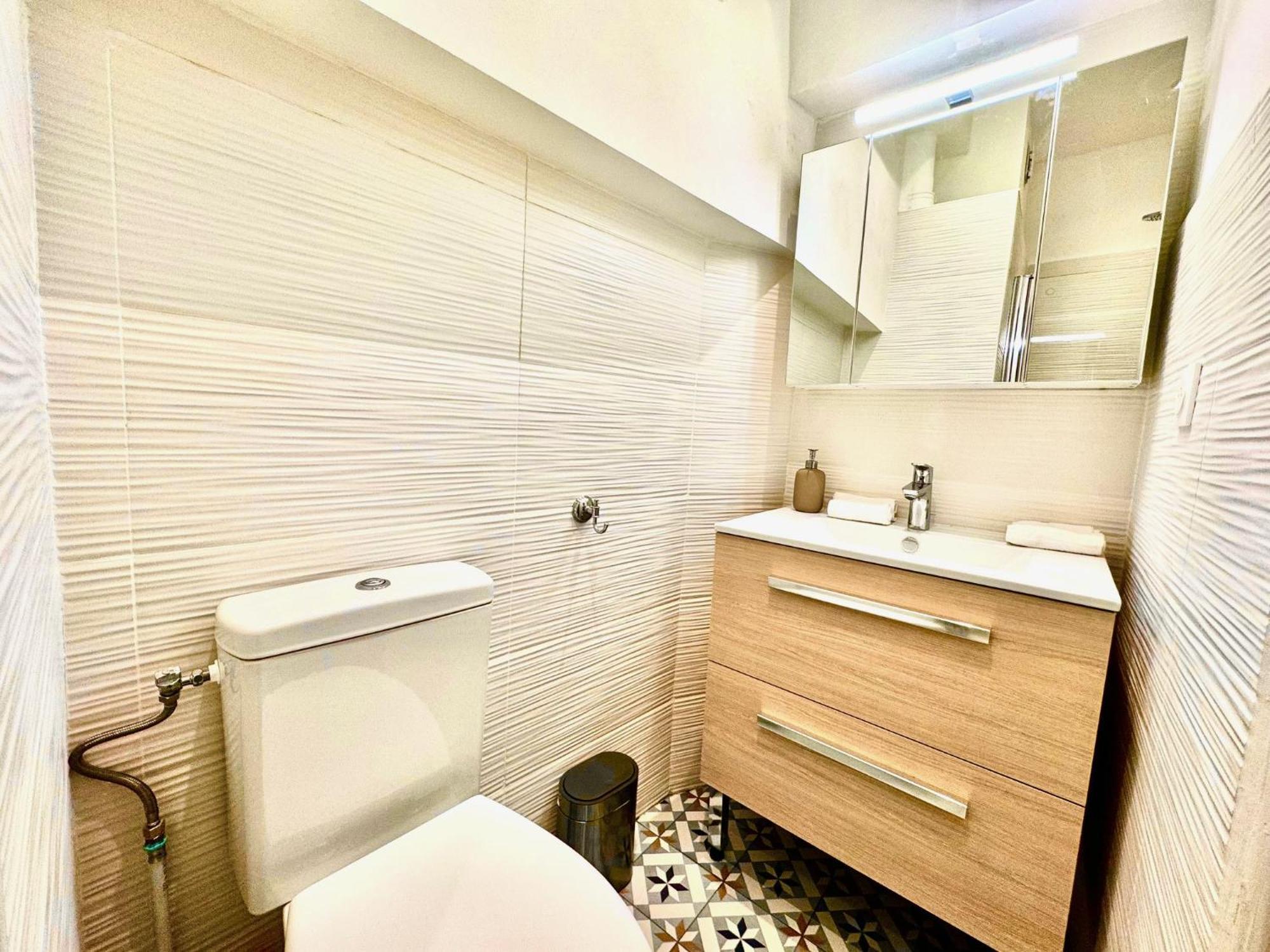 Riviera: Old Town Grand Near Promenade Nice