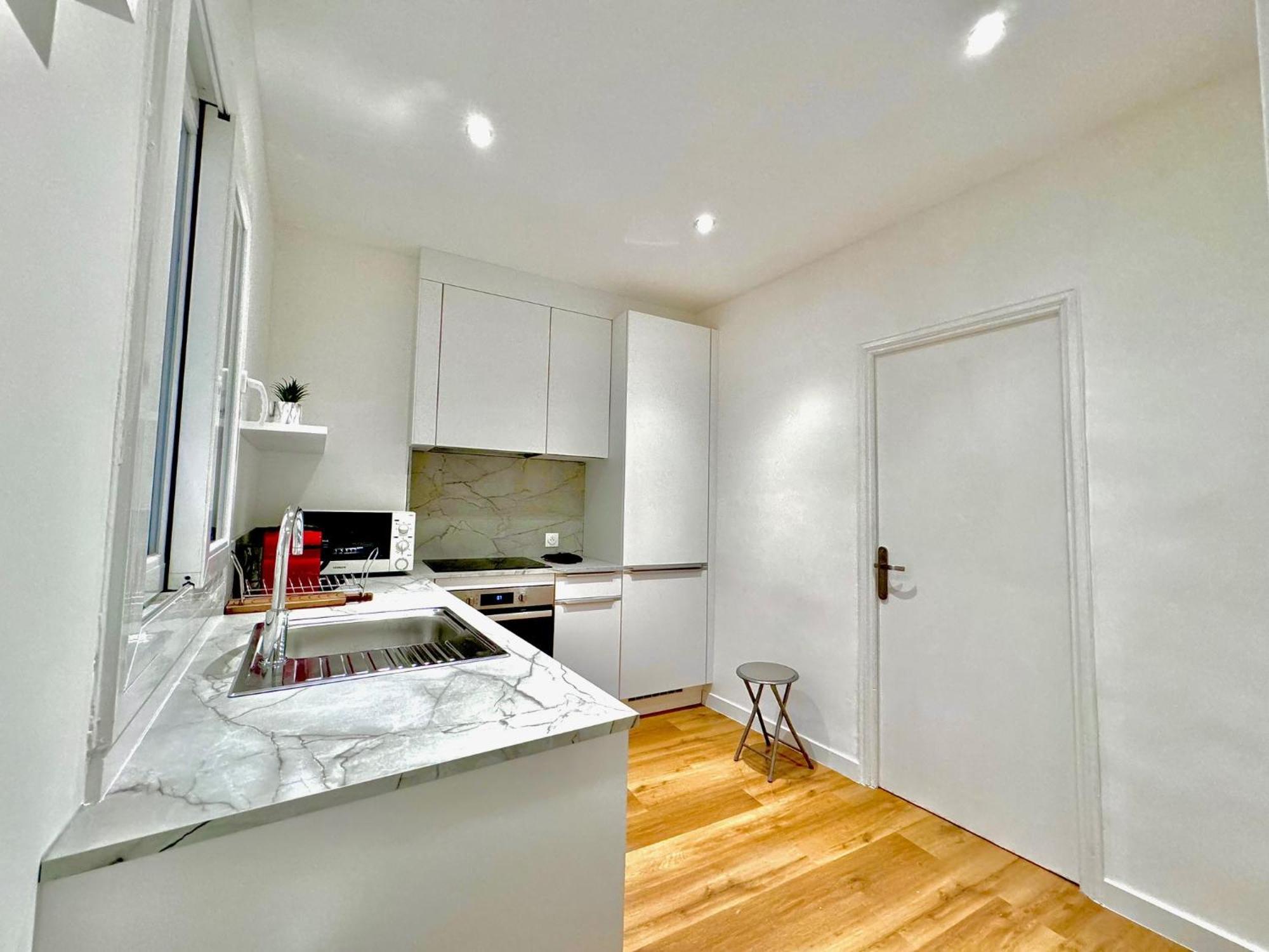 Riviera: Old Town Grand Near Promenade Apartment *